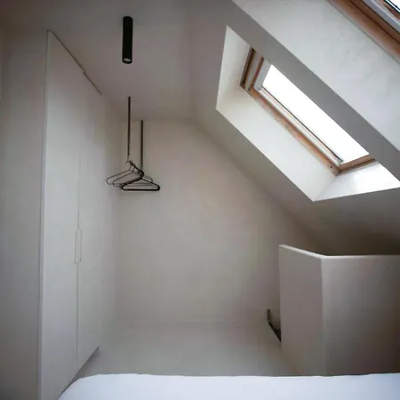 Edville Riverside Apartment *